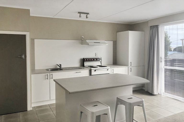 Photo of property in 46 Rangiora Street, Castlecliff, Wanganui, 4501