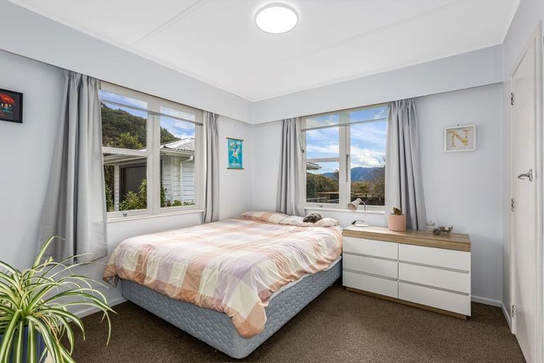 Photo of property in 7 Reid Road, Wainuiomata, Lower Hutt, 5014