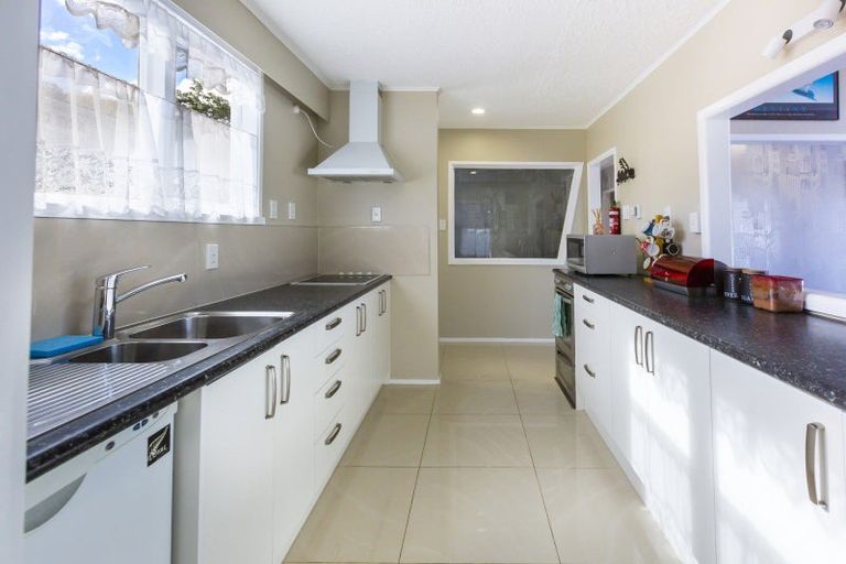 Photo of property in 19 Sunnyview Drive, Brown Owl, Upper Hutt, 5018