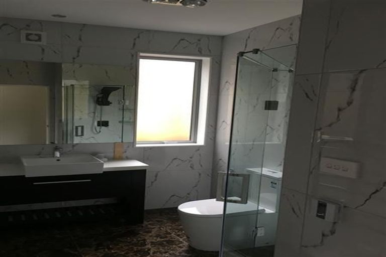 Photo of property in 3a Livingstone Street, Milford, Auckland, 0620