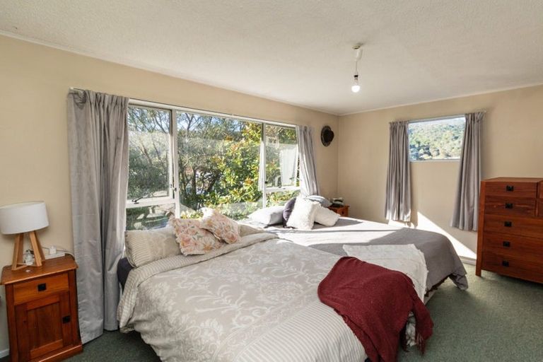 Photo of property in 1 Tiroiti Grove, Stokes Valley, Lower Hutt, 5019