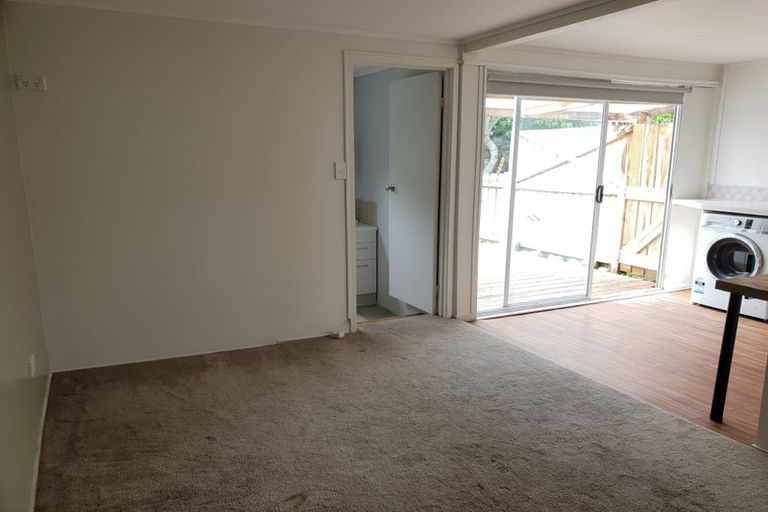 Photo of property in 1/508 East Coast Road, Windsor Park, Auckland, 0630