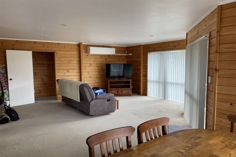 Photo of property in 2/12 Kells Place, Botany Downs, Auckland, 2010