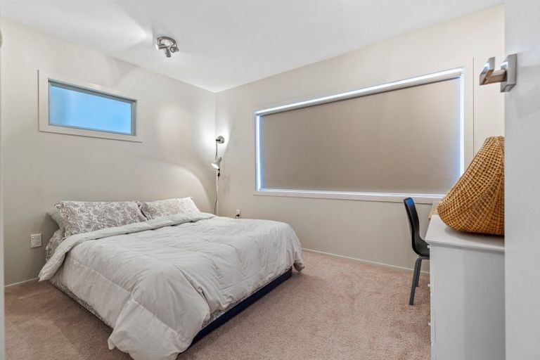 Photo of property in 1/20 Knights Road, Rothesay Bay, Auckland, 0630