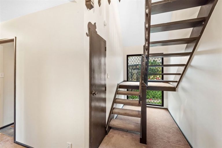 Photo of property in 2/4 Gleneagles Terrace, Ilam, Christchurch, 8053