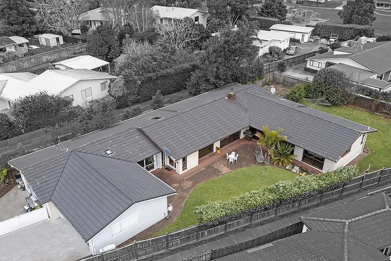 Photo of property in 106 The Circle, Manly, Whangaparaoa, 0930