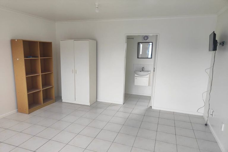 Photo of property in 35 Alexander Street, Awapuni, Palmerston North, 4412