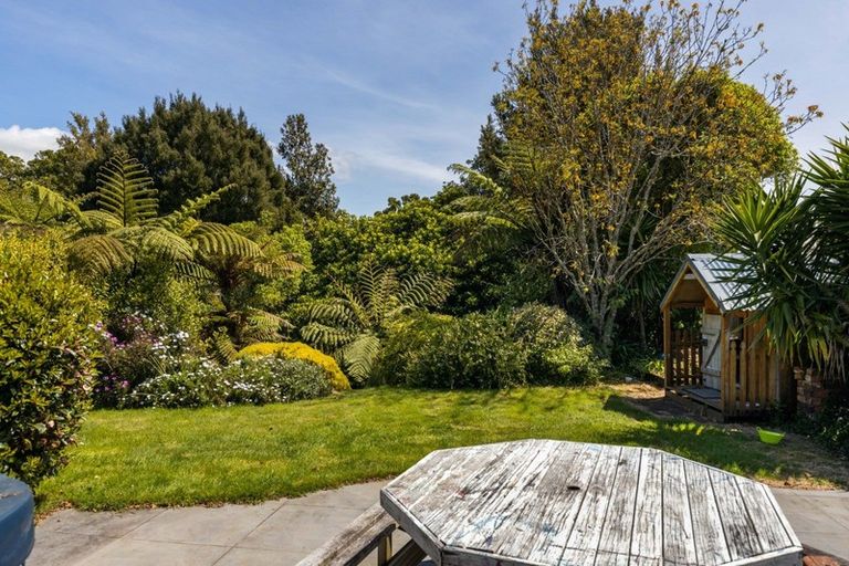 Photo of property in 10d Kinross Drive, Merrilands, New Plymouth, 4312