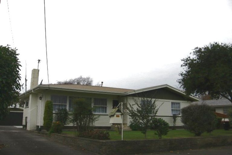 Photo of property in 11 Tararua Terrace, Cloverlea, Palmerston North, 4412