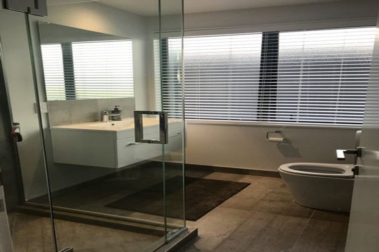 Photo of property in 9 Glenae Lane, Hobsonville, Auckland, 0618