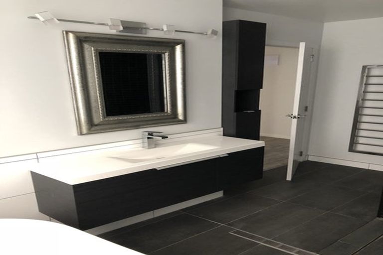 Photo of property in 18 Karamu Street, Ngaio, Wellington, 6035