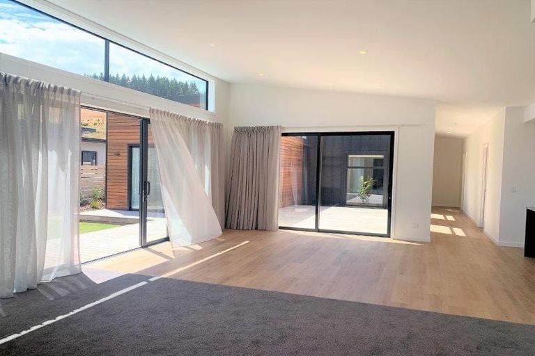 Photo of property in 17 Mills Road, Wanaka, 9305