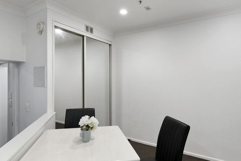 Photo of property in Terrace Garden Apartments, 2d/120 The Terrace, Wellington Central, Wellington, 6011