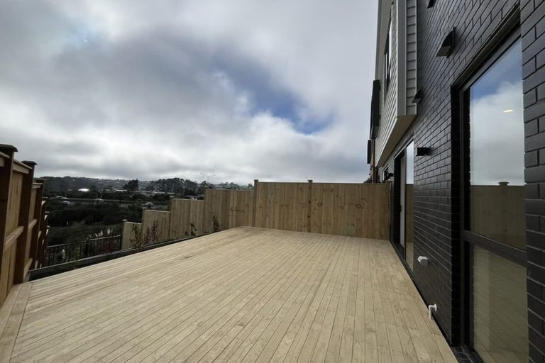 Photo of property in 11 Puihi Crescent, Massey, 0614