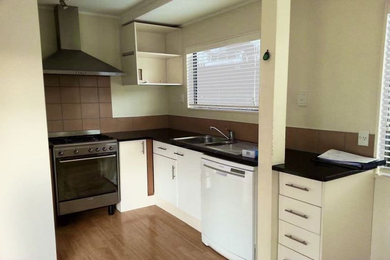 Photo of property in 1/67 Trias Road, Totara Vale, Auckland, 0629