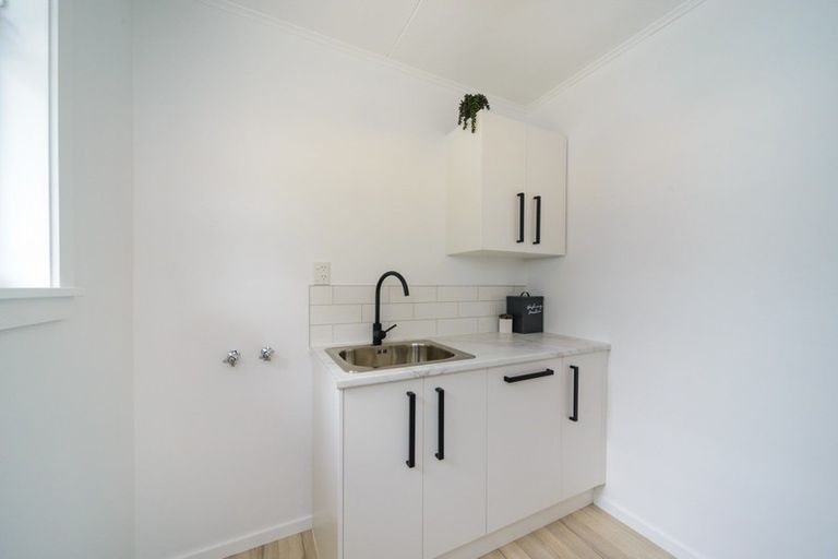 Photo of property in 6 Coventry Street, Highbury, Palmerston North, 4412