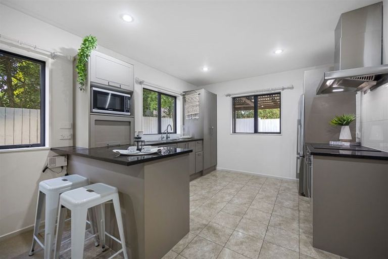 Photo of property in 209a Forrest Hill Road, Forrest Hill, Auckland, 0620