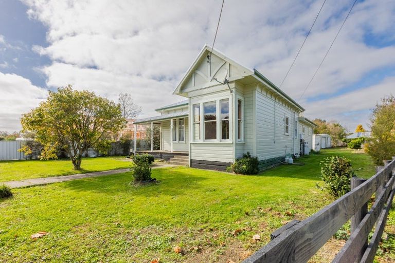 Photo of property in 19 Rochfort Street, Otane, 4202