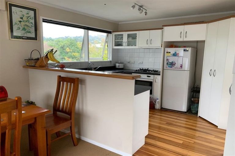 Photo of property in 15 Goddard Grove, Churton Park, Wellington, 6037