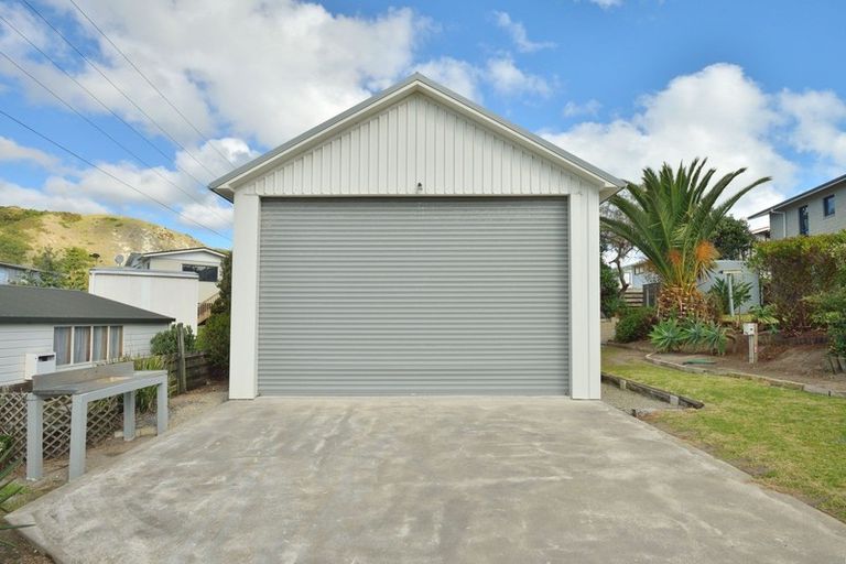 Photo of property in 9 Moana Drive, Mahia, 4198