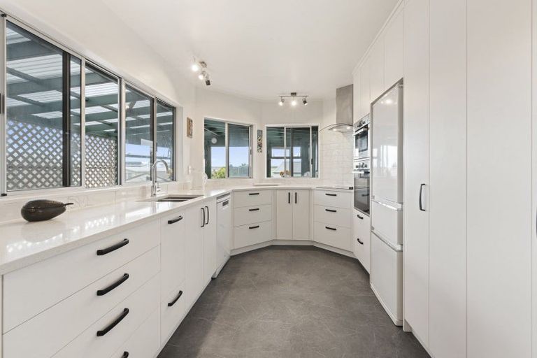 Photo of property in 43 Shortt Street, Foxton Beach, Foxton, 4815