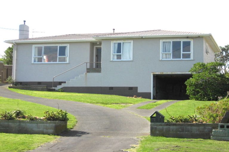 Photo of property in 112 Karaka Street, Castlecliff, Whanganui, 4501