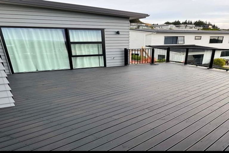Photo of property in 6 Madeira Close, Whitby, Porirua, 5024