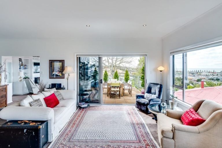 Photo of property in 14 Havelock Road, Hospital Hill, Napier, 4110