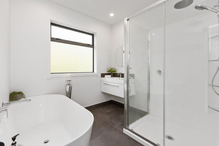 Photo of property in 28 Rochfort Road, Havelock North, 4130