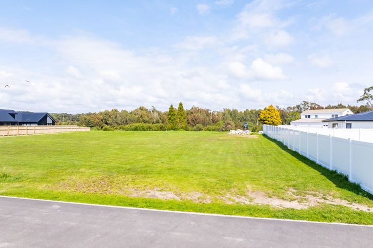 Photo of property in 2 Grey Heron Close, Mangawhai Heads, 0573