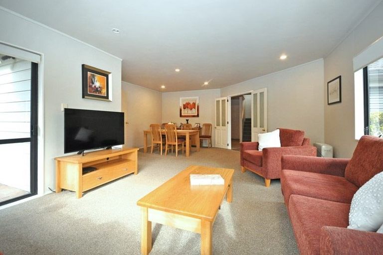 Photo of property in 1/8 Mandica Place, Sunnynook, Auckland, 0632