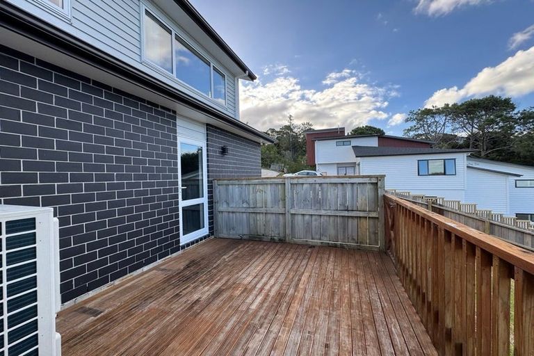 Photo of property in 18 Taurikura Way, Fairview Heights, Auckland, 0632