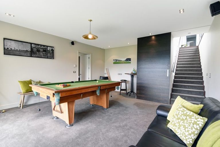 Photo of property in 62 Cedar Drive, Kelvin Heights, Queenstown, 9300