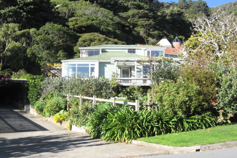 Photo of property in 11 Marama Terrace, Eastbourne, Lower Hutt, 5013