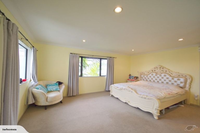 Photo of property in 3 Borneo Drive, Fairview Heights, Auckland, 0632