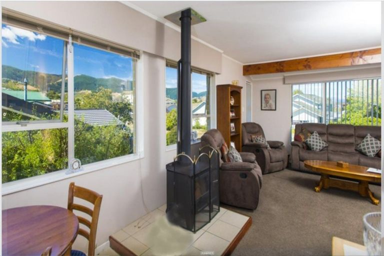 Photo of property in 2/8 Rosebank Terrace, Stoke, Nelson, 7011