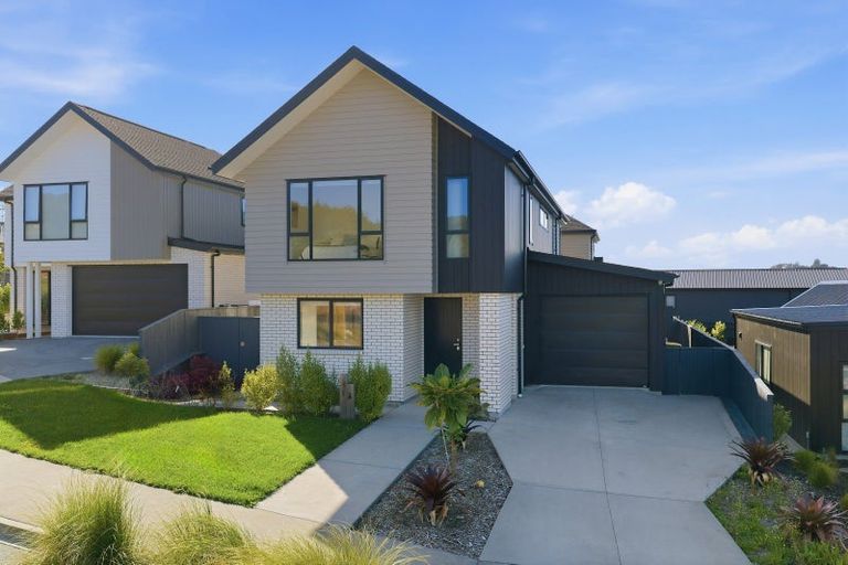 Photo of property in 41a Kikorangi Drive, Wainui, 0992