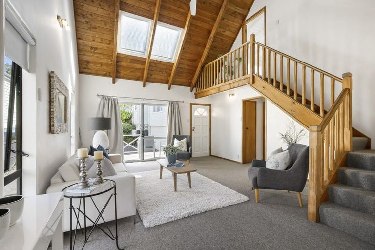 Photo of property in 27 Hastings Parade, Devonport, Auckland, 0624