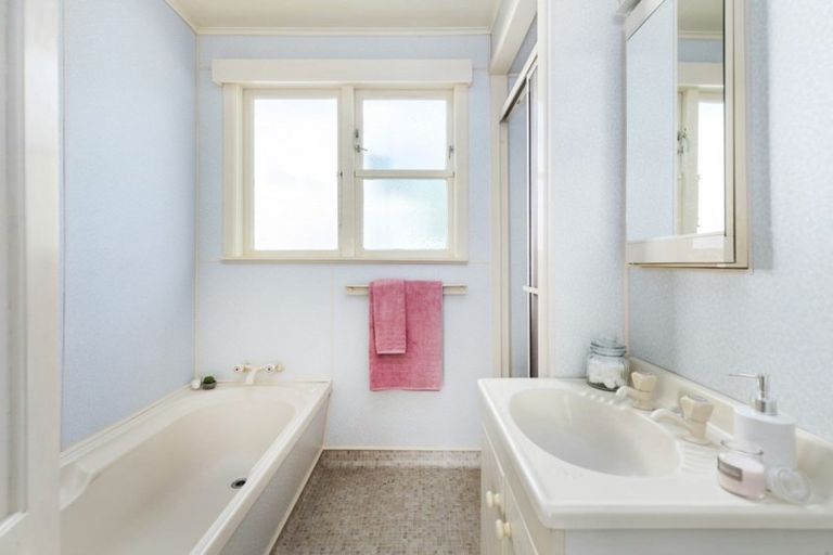 Photo of property in 39 Revans Street, Miramar, Wellington, 6022