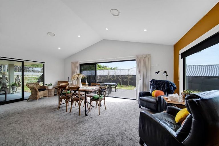Photo of property in 36 Fernbrook Drive, Hurworth, New Plymouth, 4310