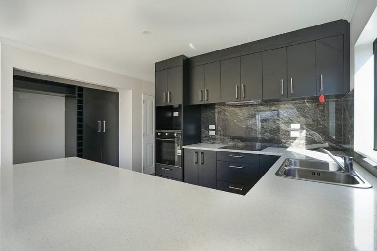 Photo of property in 112a Longford Park Drive, Takanini, 2112
