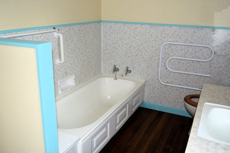 Photo of property in 18a-c Te Karuwha Parade, Paihia, 0200