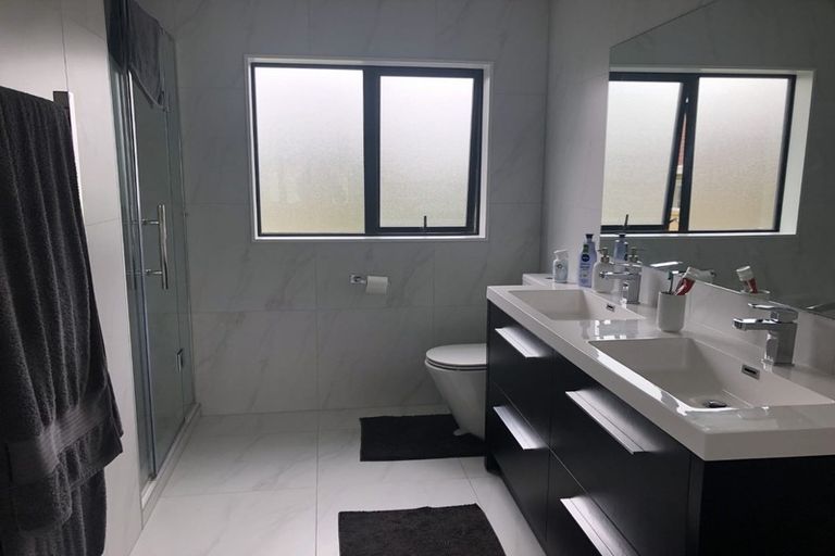 Photo of property in 750a East Coast Road, Pinehill, Auckland, 0630