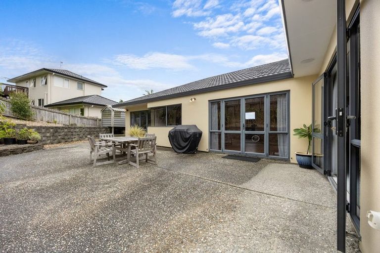 Photo of property in 51 Hogarth Rise, West Harbour, Auckland, 0618