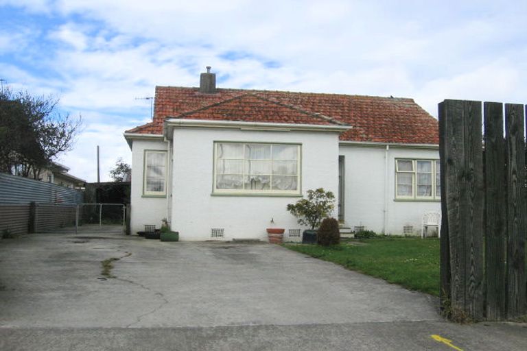 Photo of property in 744 Tremaine Avenue, Palmerston North, 4414