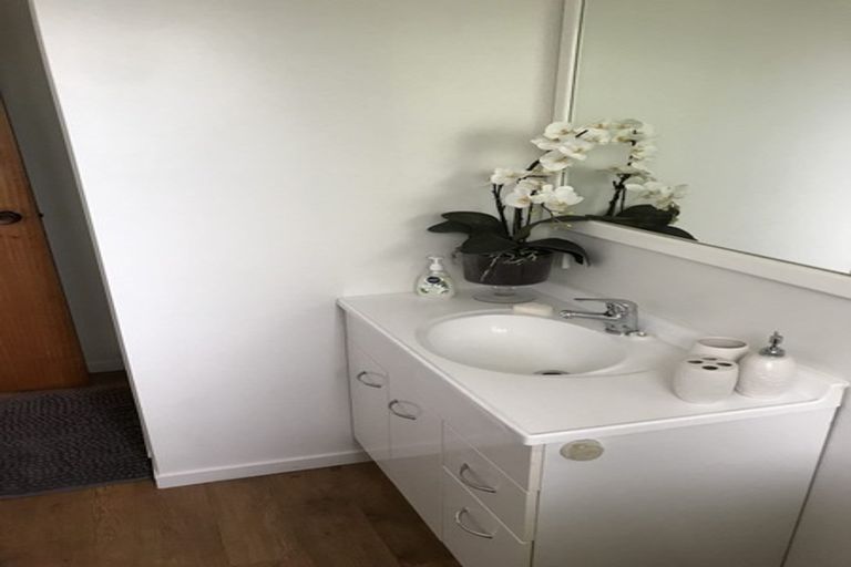 Photo of property in 2/3 Binstead Place, Avondale, Christchurch, 8061