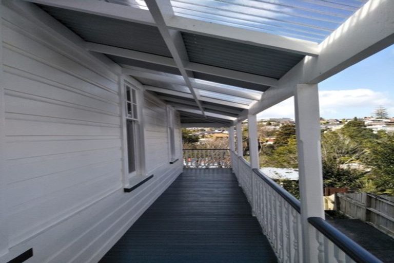 Photo of property in 2/22 Kiteroa Terrace, Rothesay Bay, Auckland, 0630