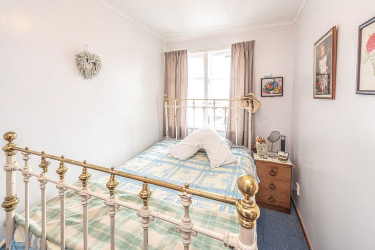 Photo of property in 1 Kupe Place, Castlecliff, Whanganui, 4501