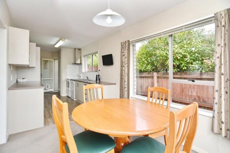 Photo of property in 24 Jenkins Avenue, Redwood, Christchurch, 8051