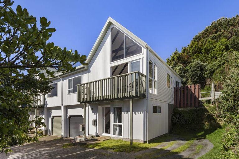 Photo of property in 10 Linwood Way, Island Bay, Wellington, 6023